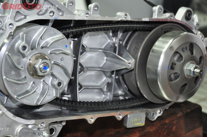 Kapan Harus Ganti Roller dan V-Belt Yamaha NMAX