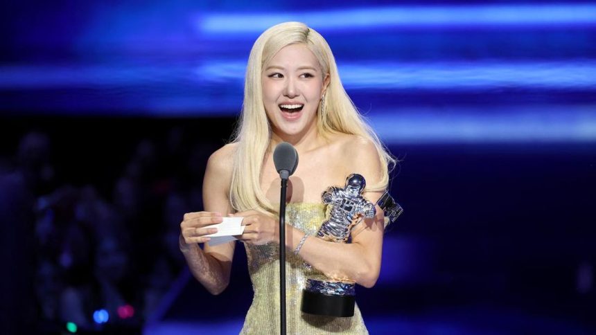 Rose BLACKPINK Cetak Sejarah di Grammy Awards