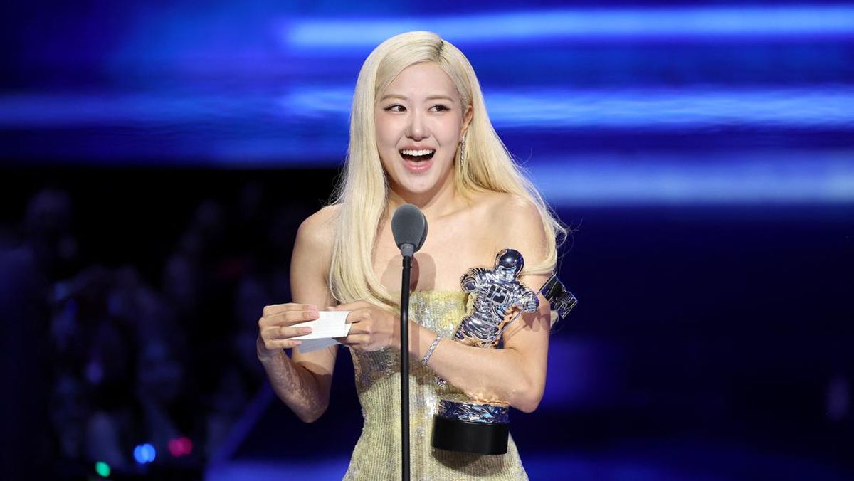 Rose BLACKPINK Cetak Sejarah di Grammy Awards