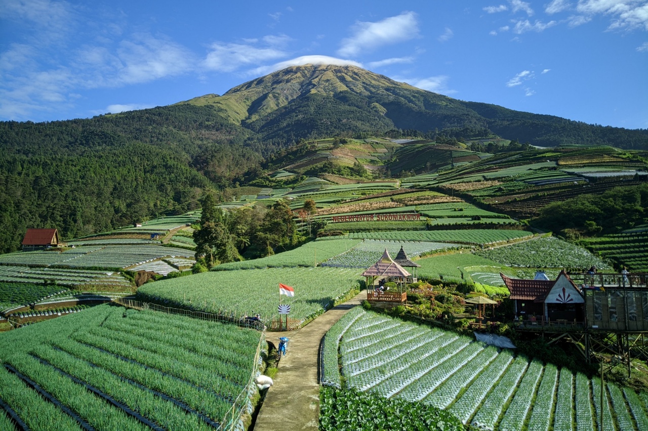 Wisata Alam Sitegong Nampan