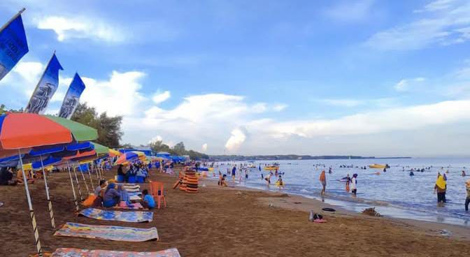 Pantai Biru Makassar