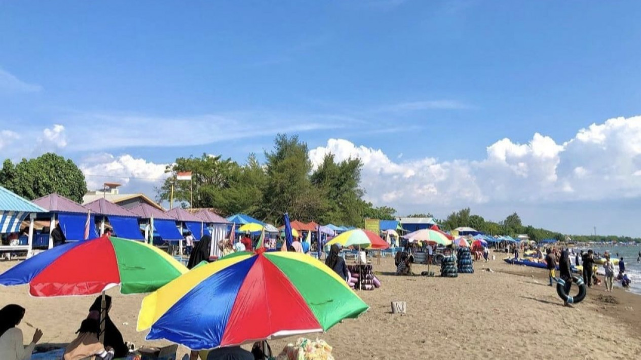 Pantai Biru Makassar